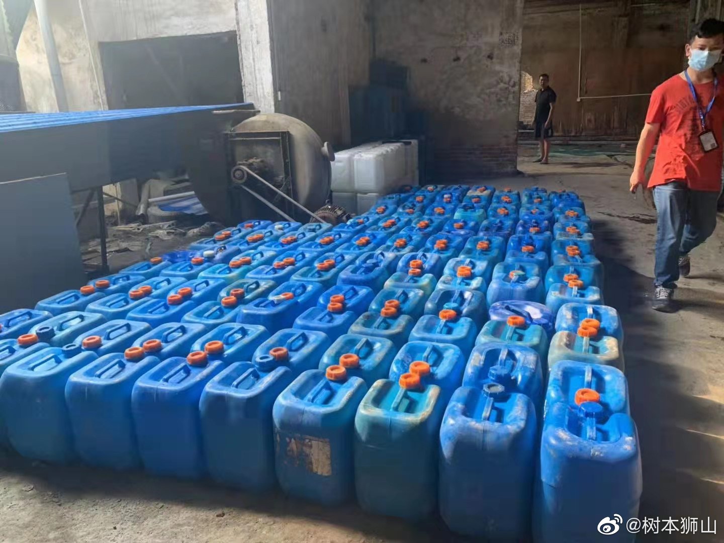 【新闻】责令停产停业！广东佛山一企业违规储存7吨危化品！