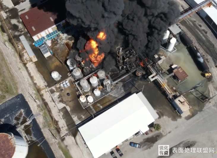 【新闻】美国佐治亚州一化工厂发生火灾 厂房上空浓烟滚滚