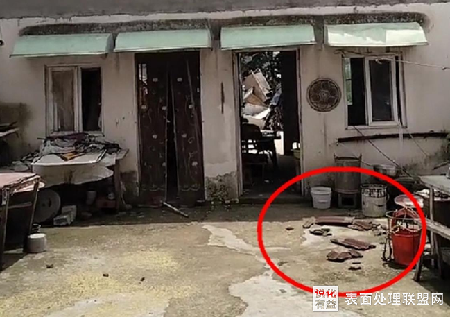 【新闻】安徽省滁州市一化工厂仓库发生火灾 已造成4人死亡